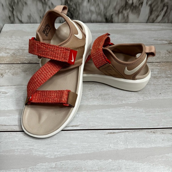 Nike Womens Sz 9.5 Vista Sandals Red Khaki Beach Outdoor Granolacore Gorpcore - Picture 6 of 10